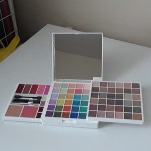 Make up Palette 'Oh What Fun'